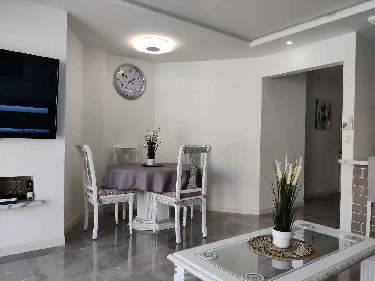One Bed Ground Floor Pool View Apartment San Miguel de Abona Spain