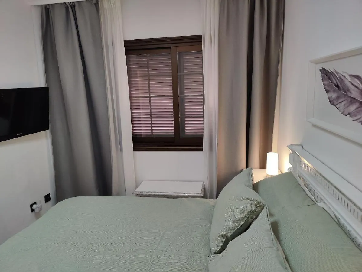 One Bed Ground Floor Pool View Apartment San Miguel de Abona