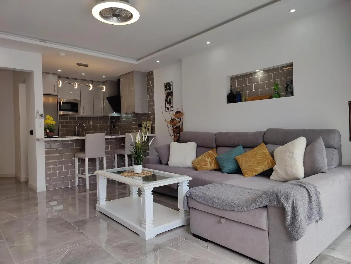 One Bed Ground Floor Pool View Apartment San Miguel de Abona